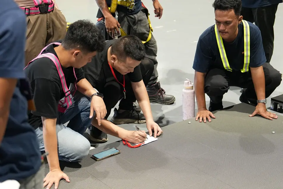 LED wall installation at SMX